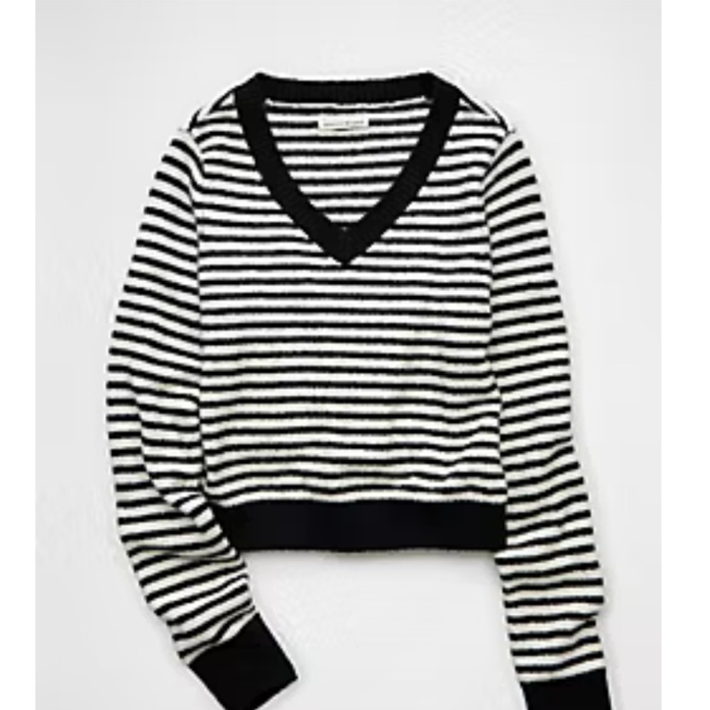 NWT American Eagle Woah So Soft V-Neck Sweater